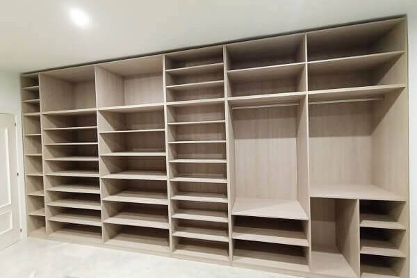 Armario estanterías