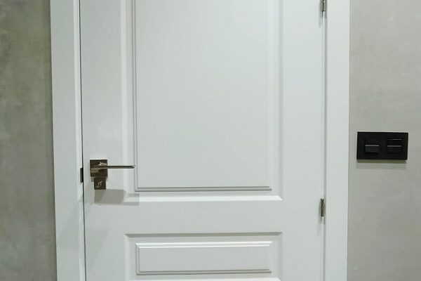 Puerta blanca lacada